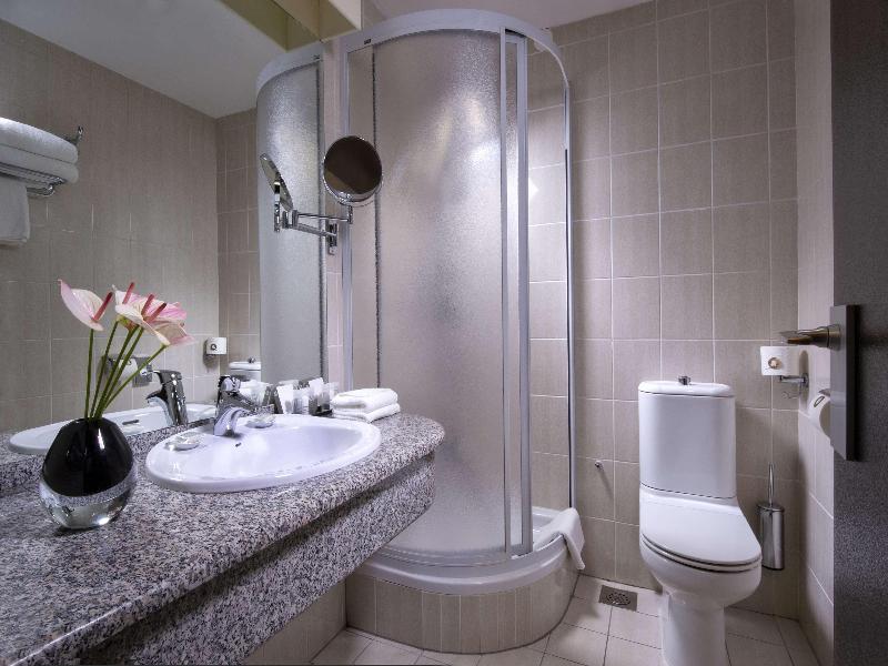 Best Western Premier Hotel Slon image