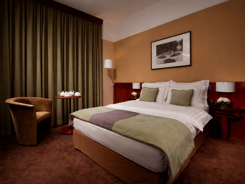 Best Western Premier Hotel Slon image