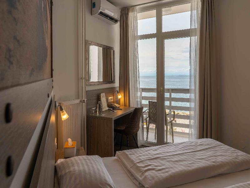 Barbara Piran Beach Hotel & Spa image