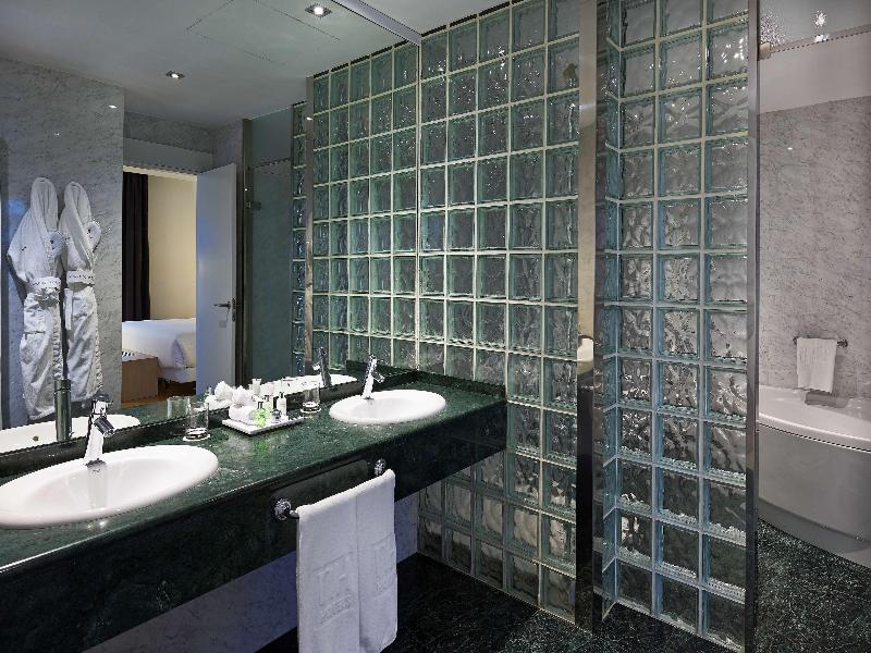 NH Collection Villa de Bilbao image