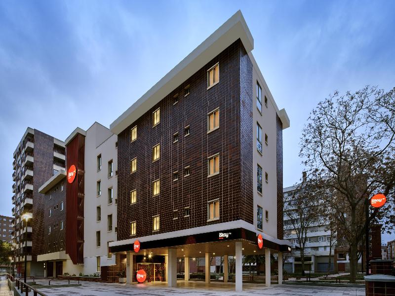 iStay by NH Zaragoza Sport Hotel — exterior view