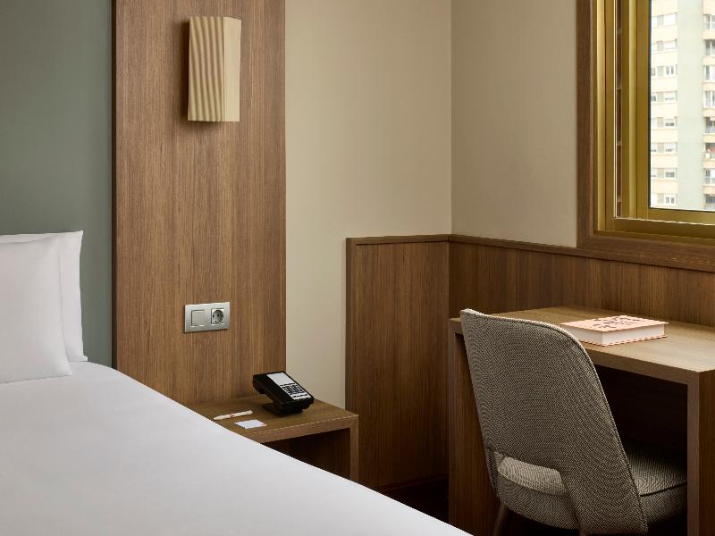 iStay by NH Zaragoza Sport Hotel image