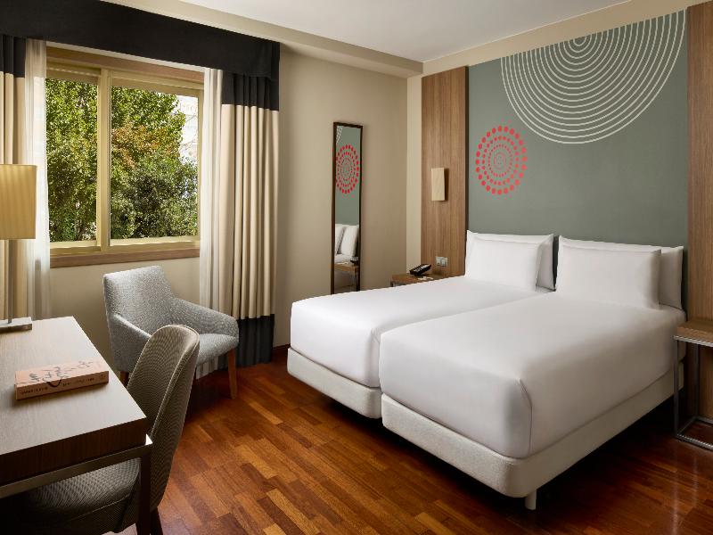 iStay by NH Zaragoza Sport Hotel image