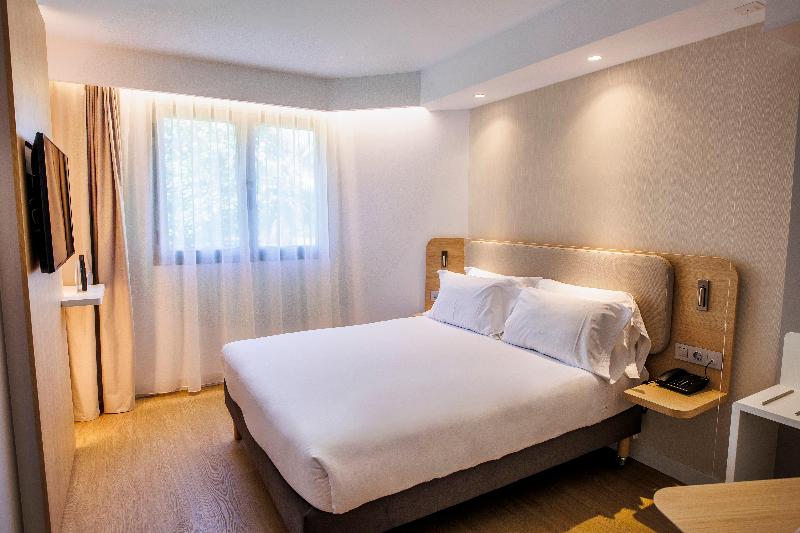 Holiday Inn Express Logrono Rioja image