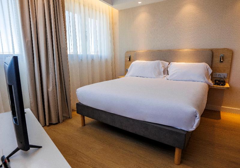 Holiday Inn Express Logrono Rioja image