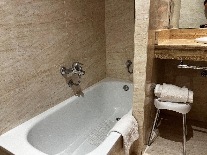 Holiday Inn Express Logrono Rioja image