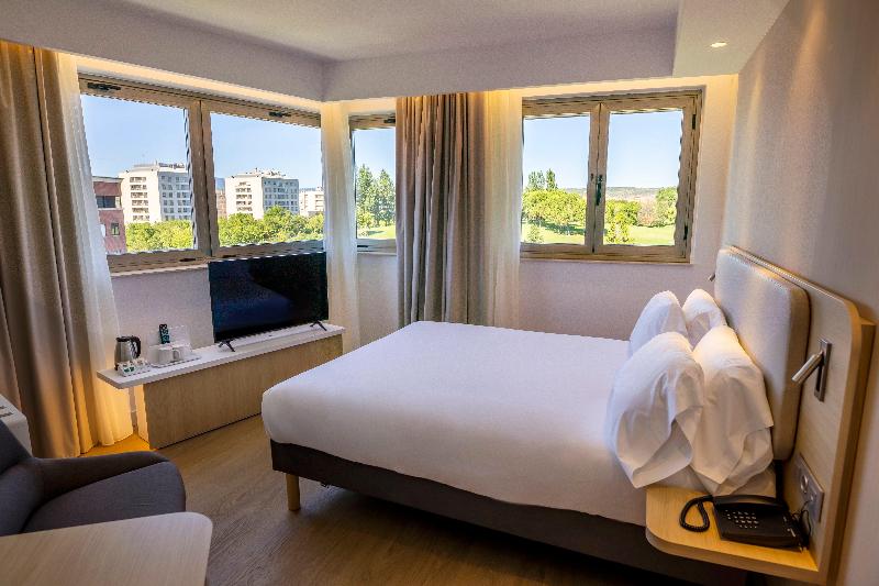 Holiday Inn Express Logrono Rioja image