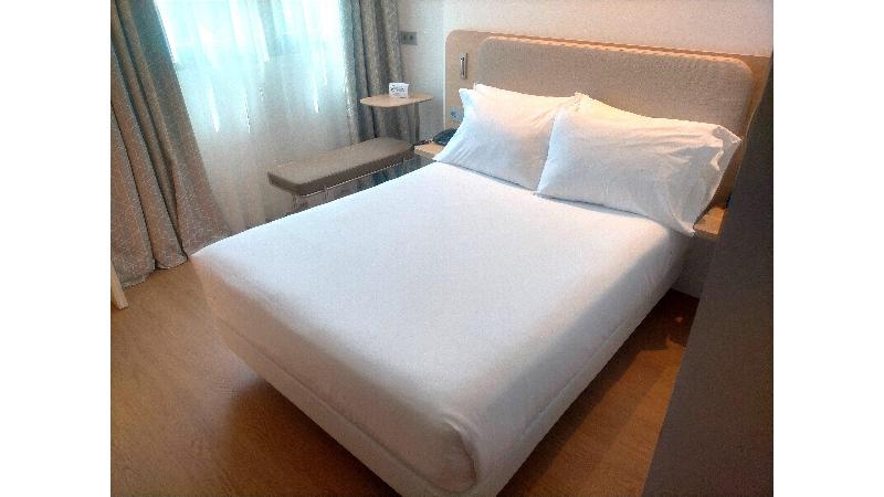 Holiday Inn Express Logrono Rioja image