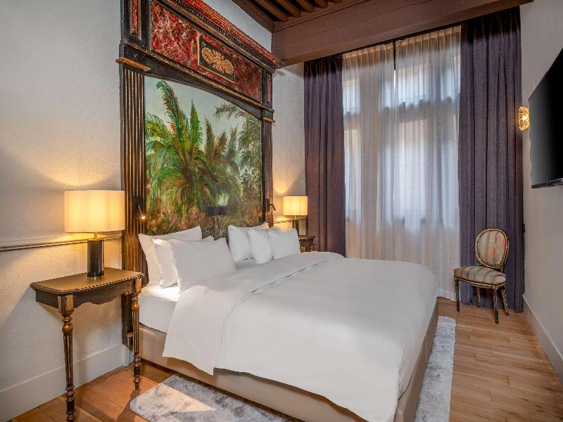 Cour des Loges Lyon, a Radisson Collection Hotel image