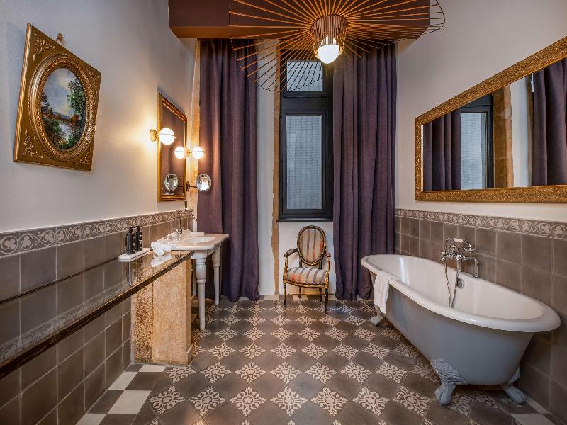 Cour des Loges Lyon, a Radisson Collection Hotel image