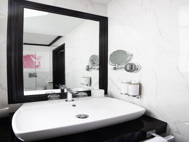 Maison Astor Paris, Curio Collection by Hilton image