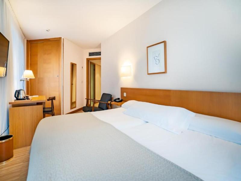 Gran Hotel Victoria image