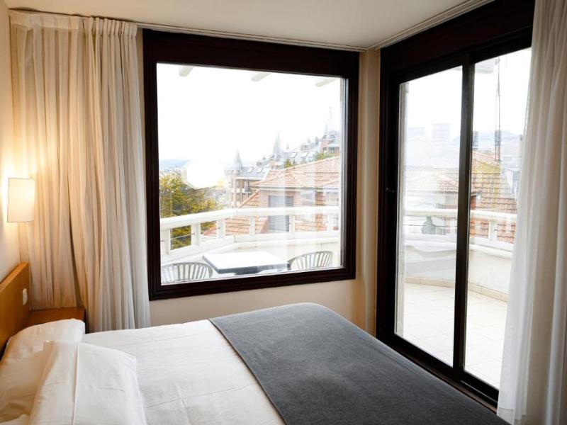 Gran Hotel Victoria image