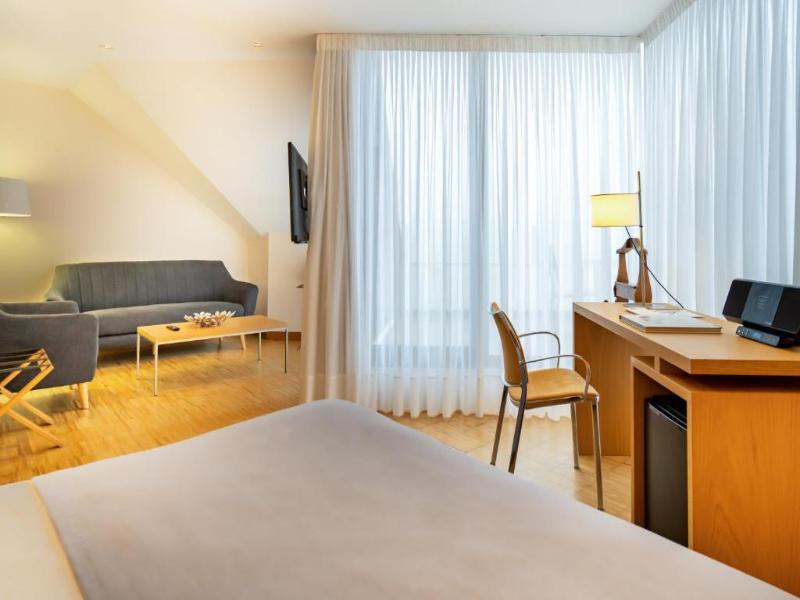 Gran Hotel Victoria image