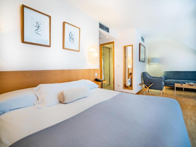 Gran Hotel Victoria image