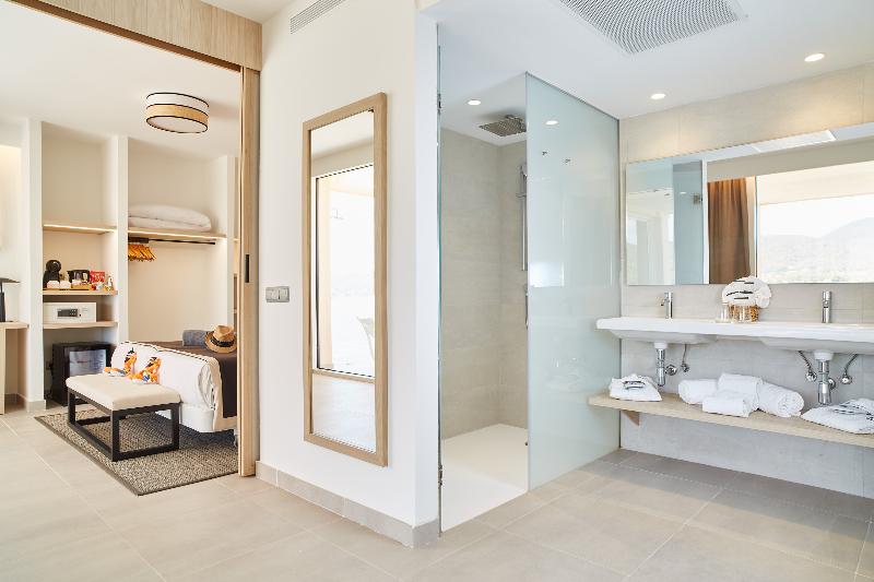 Invisa Hotel Cala Verde image
