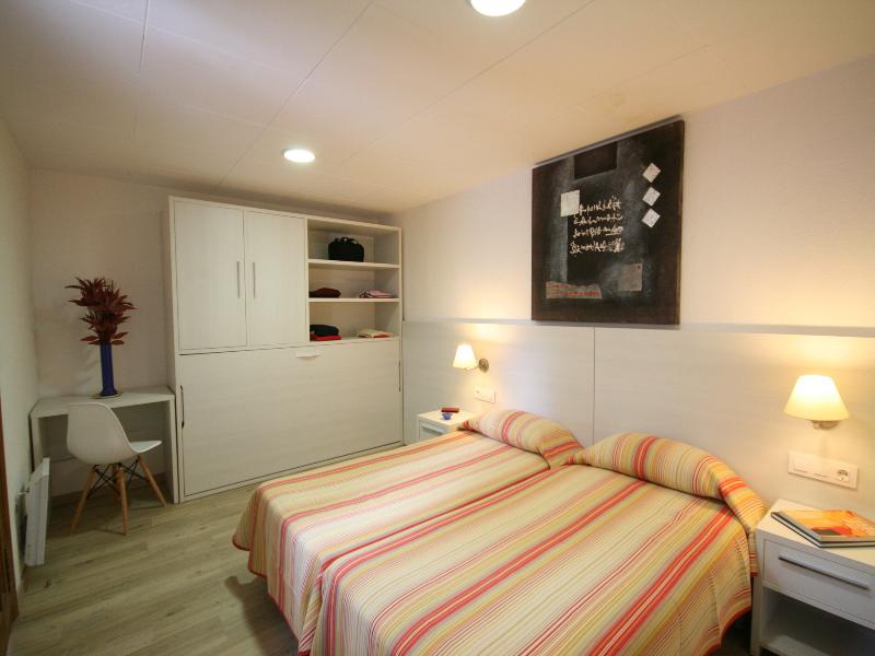 Cala Montjoi image