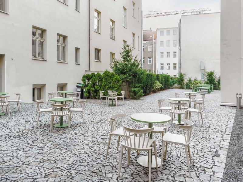 Limehome Prague Halkova image