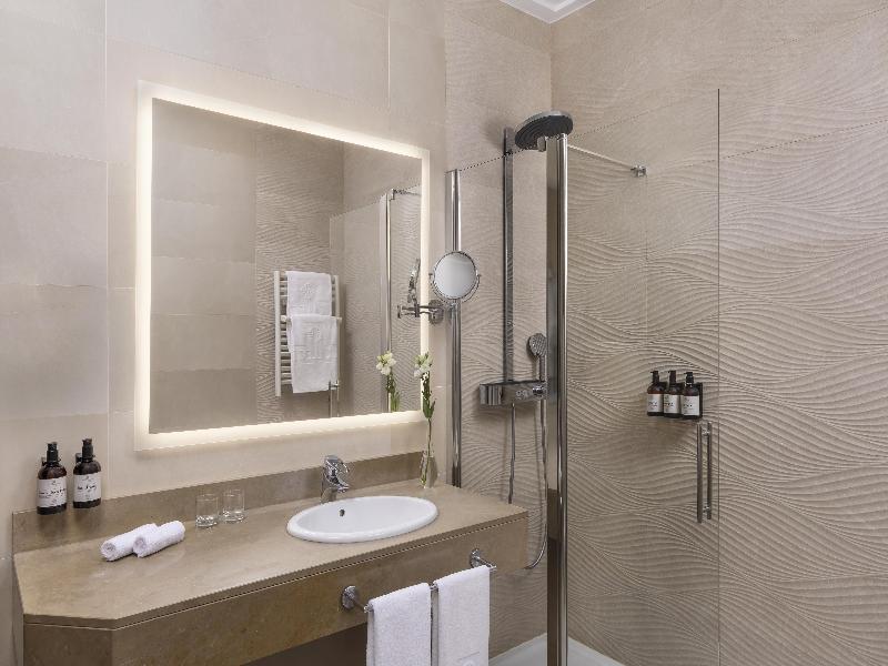 NH Collection Granada Victoria image