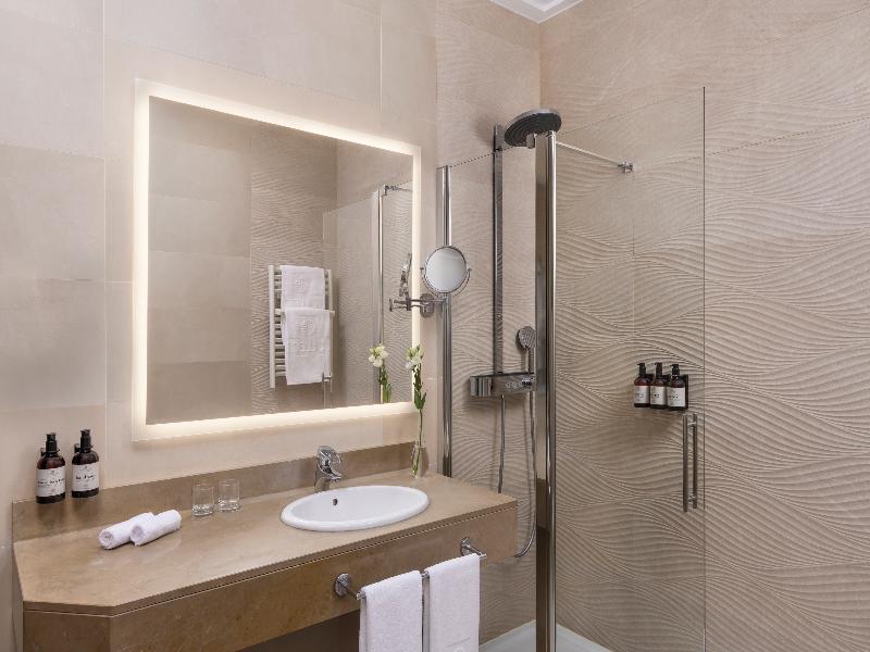 NH Collection Granada Victoria image