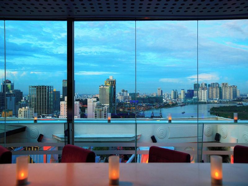 Renaissance Riverside Hotel Saigon image