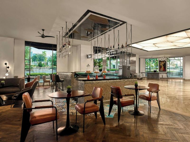 Renaissance Riverside Hotel Saigon image