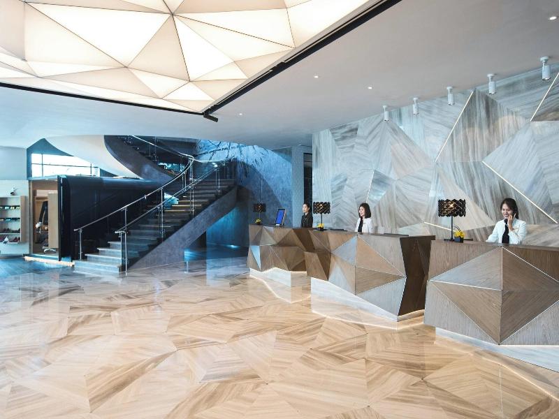 Renaissance Riverside Hotel Saigon image