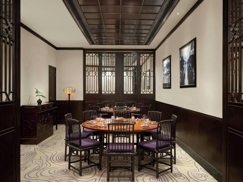 Renaissance Riverside Hotel Saigon image