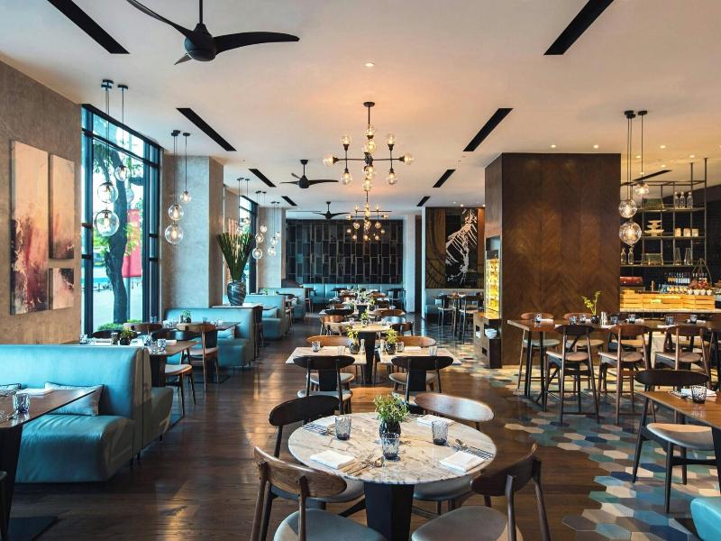 Renaissance Riverside Hotel Saigon image