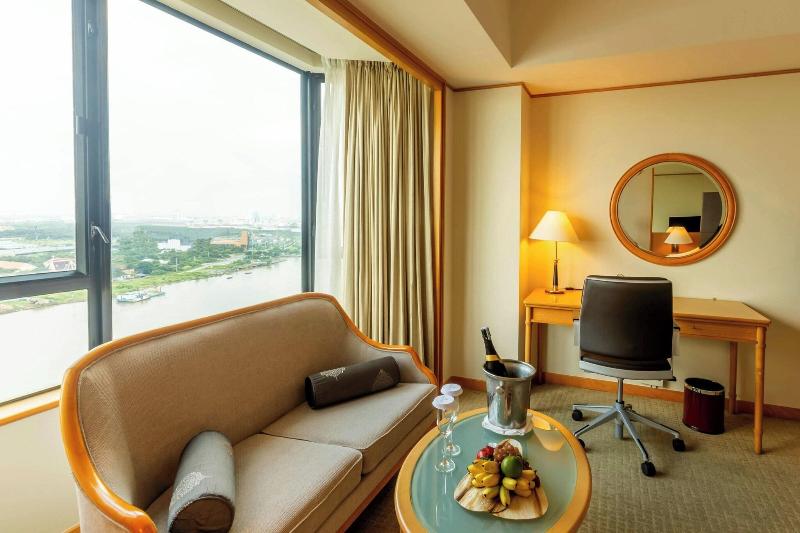 Renaissance Riverside Hotel Saigon image