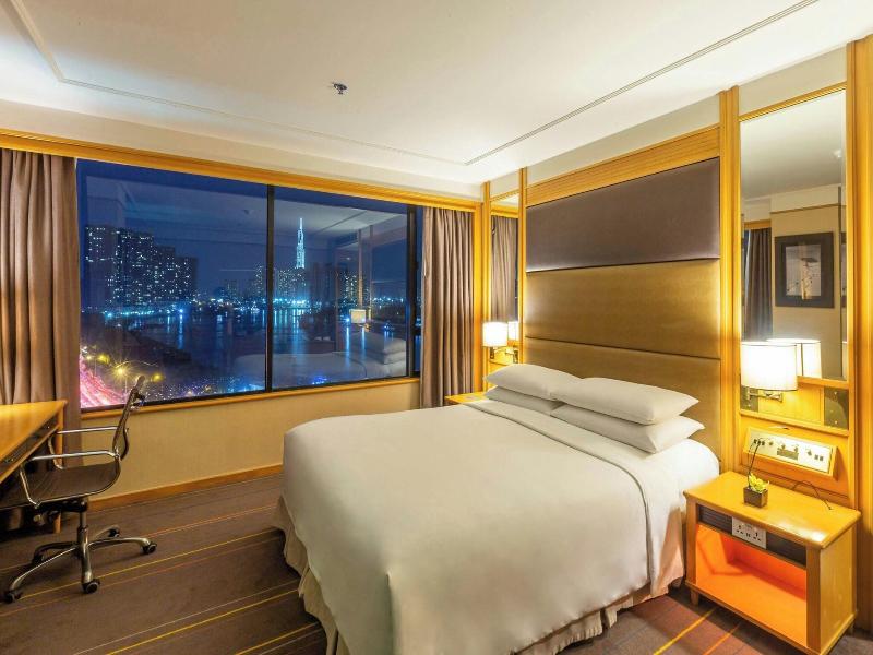 Renaissance Riverside Hotel Saigon image