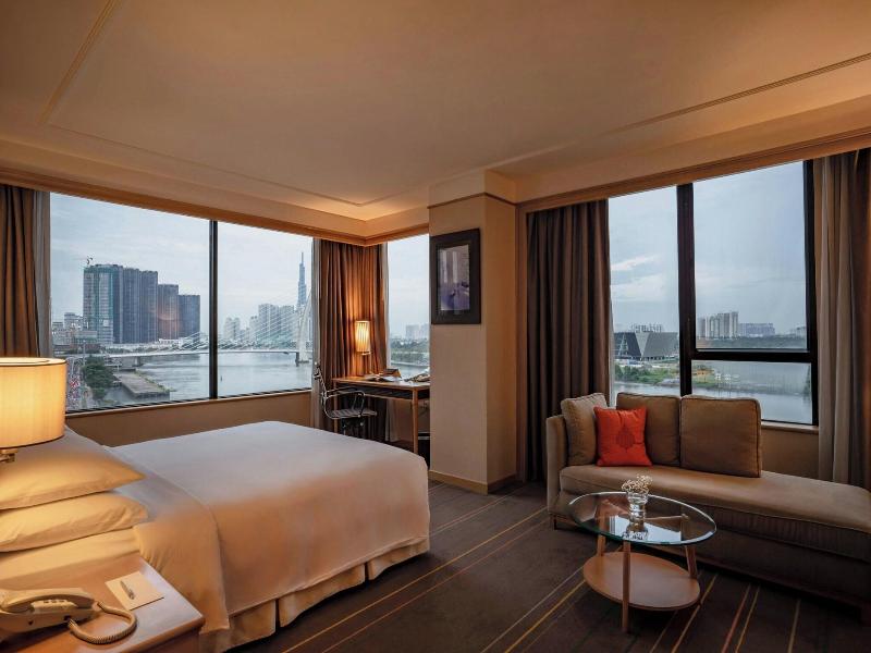 Renaissance Riverside Hotel Saigon image