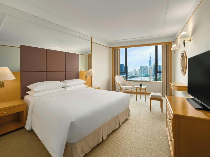 Renaissance Riverside Hotel Saigon image