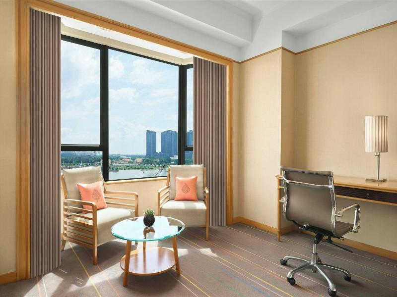 Renaissance Riverside Hotel Saigon image