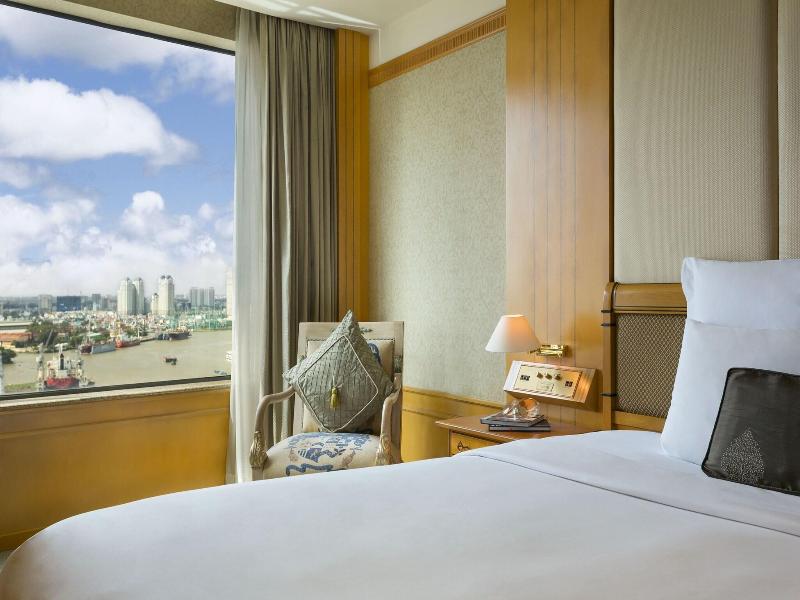Renaissance Riverside Hotel Saigon image