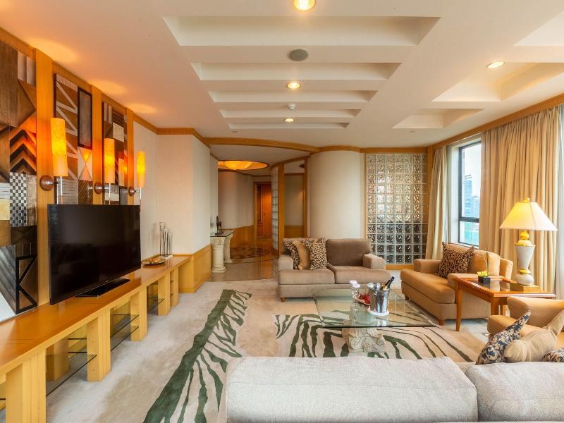 Renaissance Riverside Hotel Saigon image