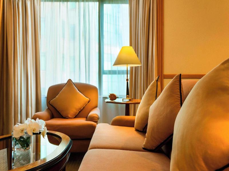 Renaissance Riverside Hotel Saigon image