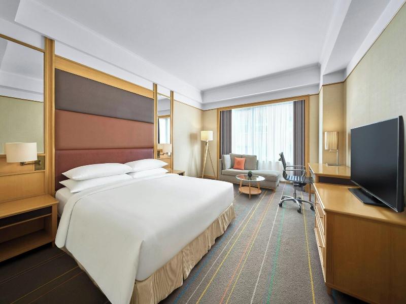 Renaissance Riverside Hotel Saigon image