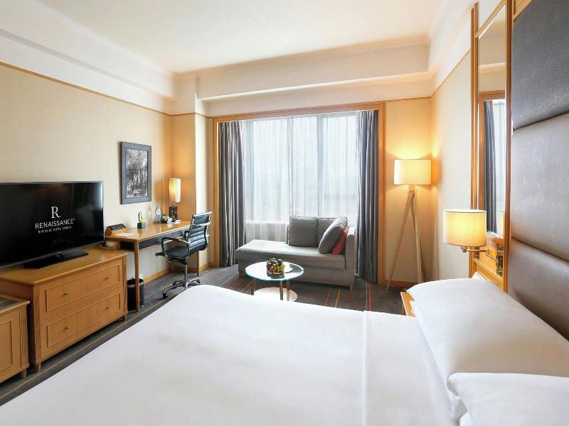Renaissance Riverside Hotel Saigon image