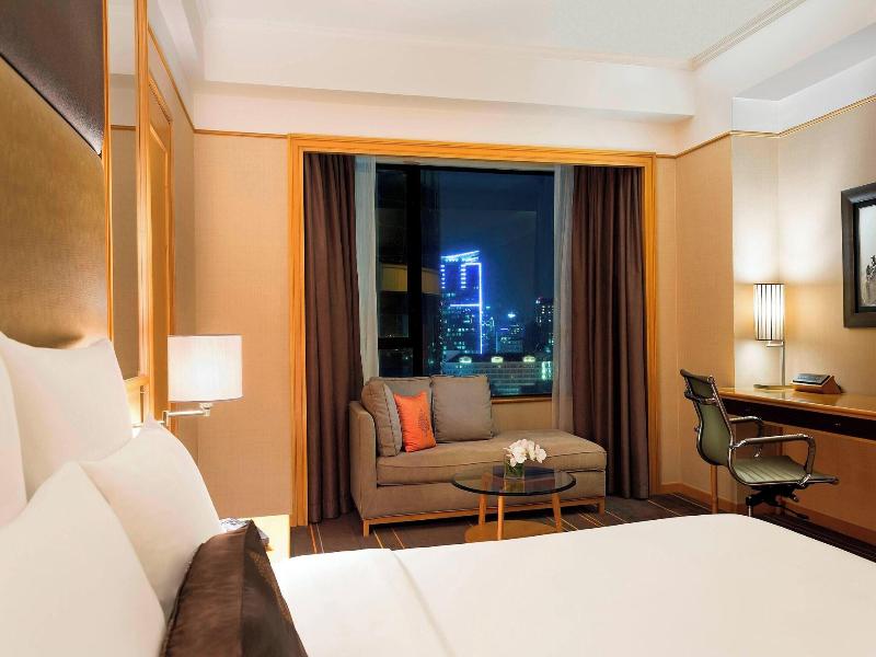 Renaissance Riverside Hotel Saigon image