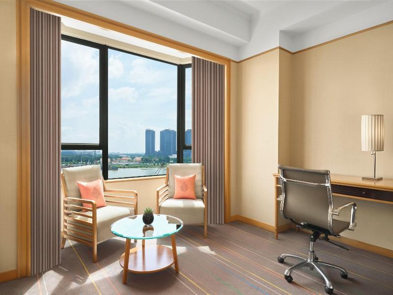 Renaissance Riverside Hotel Saigon image