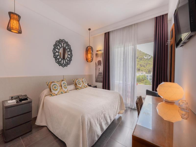 Palladium Hotel Cala LLonga image
