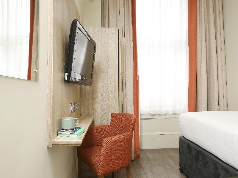 Cairn Hotel image