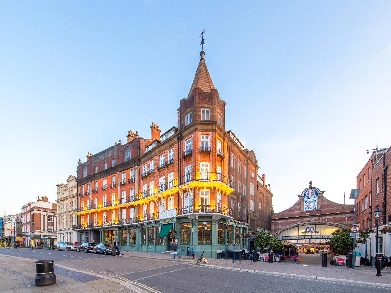 Harte and Garter Hotel image