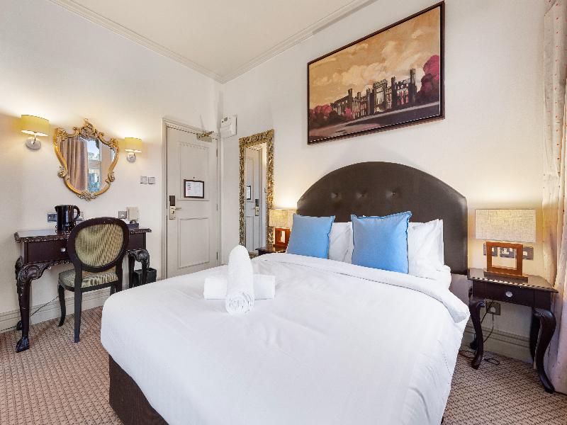Harte and Garter Hotel image