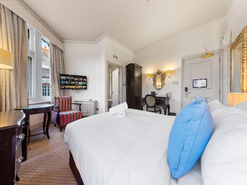 Harte and Garter Hotel image