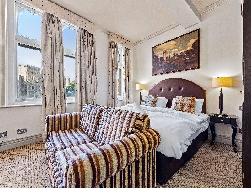 Harte and Garter Hotel image