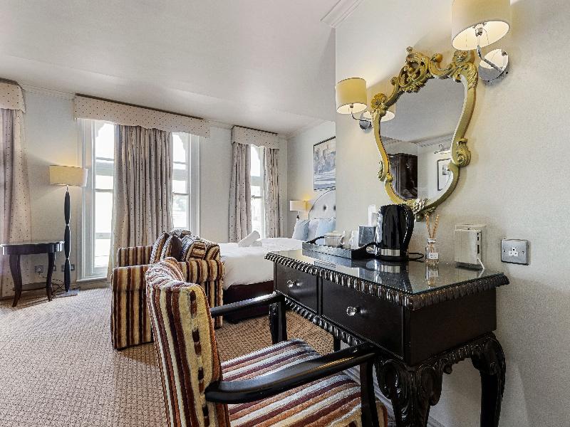 Harte and Garter Hotel image