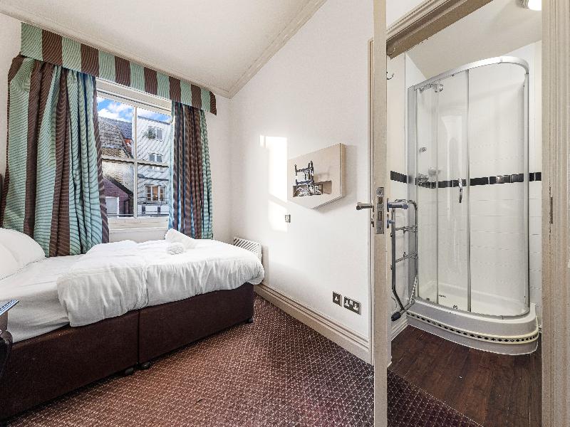 Harte and Garter Hotel image