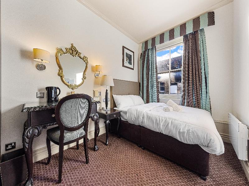 Harte and Garter Hotel image